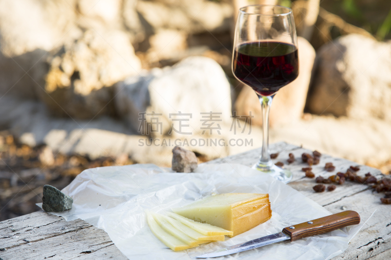 奶酪,葡萄干,红色,葡萄酒杯,切片食物,葡萄酒,奶制品,伊迪阿扎巴尔乳酪,水平画幅,拉格啤酒