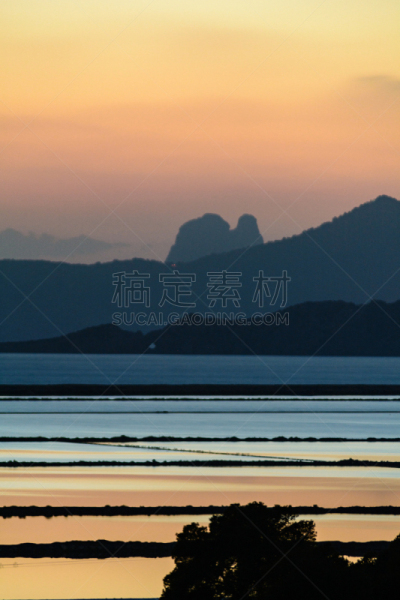 塞萨利内斯,西班牙,伊比沙岛,垂直画幅,水,天空,无人,夏天,户外,海滩