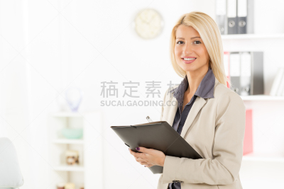 活页夹,女商人,金色头发,文件管理,办公室,美,留白,水平画幅,注视镜头,美人