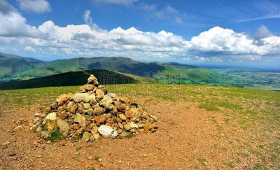 石堆纪念碑,石墙,水平画幅,山,英格兰,户外,树林,田地,格里斯代尔派克,坎布里亚