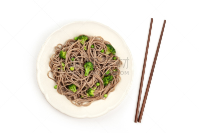 荞麦面,筷子,白色背景,盘子,面条,荞麦,留白,在上面,蔬菜叶,小酒杯