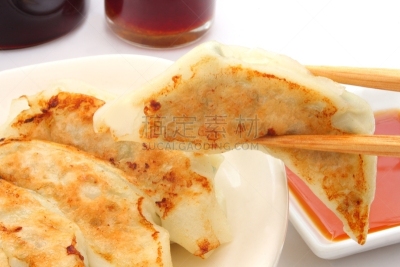 日本人,日本食品,饺子,水煎包,留白,水平画幅,开胃品,塞满了的,特写,开胃酱