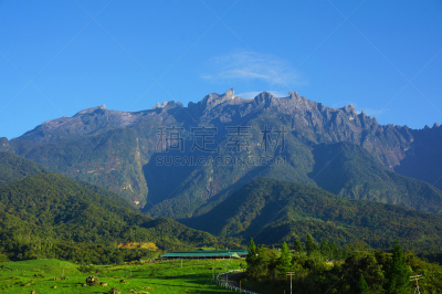 京那峇鲁山,沙巴州,京那巴鲁山国家公园,哥打基纳巴卢,加里曼丹,婆罗洲岛,水平画幅,无人,蓝色,早晨