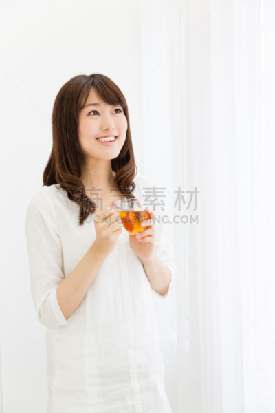 女人,美女,健康生活方式,图像,红茶,垂直画幅,窗户,仅一个女人,仅日本人,日本