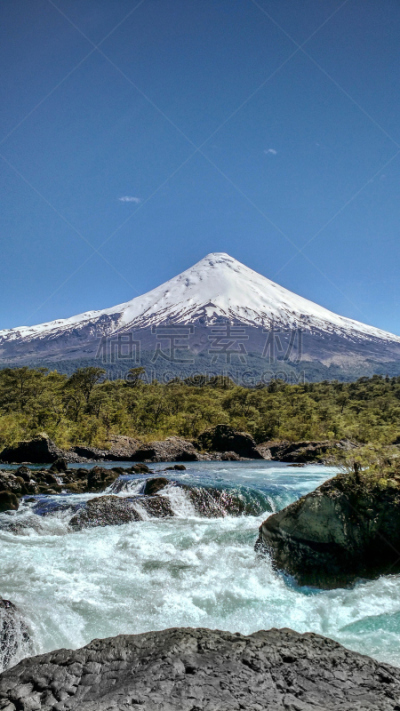 欧索诺火山,瀑布,petrohue river,巴拉斯湾（智）,思诺山,蓝山,巴塔哥尼亚,垂直画幅,南美,火山地形