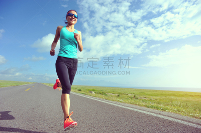 越野赛跑,慢跑,青年女人,小路,正面视角,天空,青少年,留白,古典式