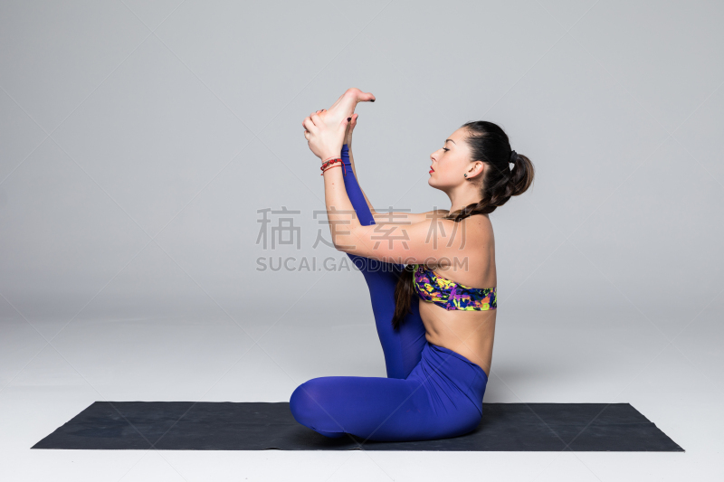 女人,瑜伽,自然美,灰色背景,脊柱扭动式,伸展三角式,骆驼式,圆满坐姿,盘腿坐式,鸽子式