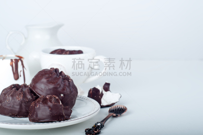 西风之神,巧克力,咖啡杯,餐具,水平画幅,食物的样式,茶碟,蛋糕,烘焙糕点,法式食品
