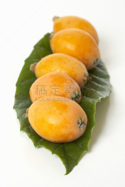 枇杷,农作物,垂直画幅,水果,白色背景,清新,皮革,叶子,食品,健康食物