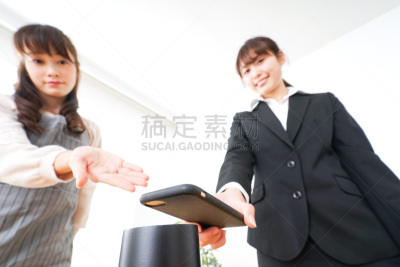 青年女人,半身像,智慧,电子商务,仅成年人,日本人,信用卡,在家购物,技术,计算机