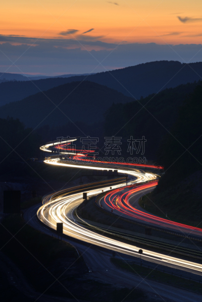 山,公路,长时间曝光,汽车,垂直画幅,天空,夜晚,无人,陆用车,交通