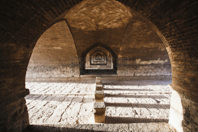 Si-o-Seh Pol, also called the Bridge of 33 Arches, Isfahan, Iran