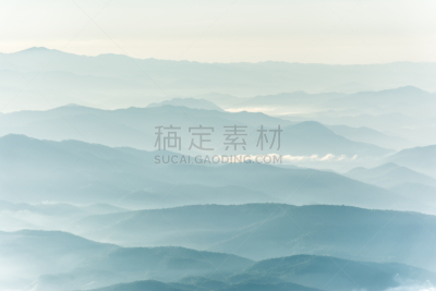 早晨,冬天,山,雾,阳光光束,多层效果,白山野花,偏远地区,美,水平画幅