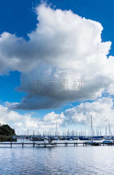 码头,湖,有帆船,水边,垂直画幅,水,天空,云,秋天,无人