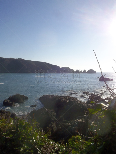 根西岛/格恩西岛,海湾,auguste renoir,垂直画幅,悬崖,旅游目的地,无人,户外,岛,水湾