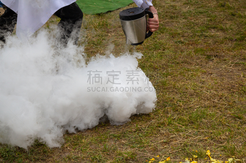 科学,氮,人,有奖电视大赛主持人,生物科技,仓库,水平画幅,化学家,奶油,科学实验