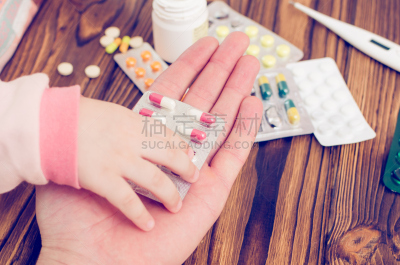 儿童,手,健康保健,父母,温度计,替代疗法,辅导讲座,水平画幅,药物过量,维生素