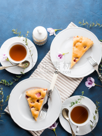 草莓,蛋糕,多样,面粉,蛋糕台,草莓果露,草莓奶昔,草莓冰淇淋,蛋糕切片,特定日的事件