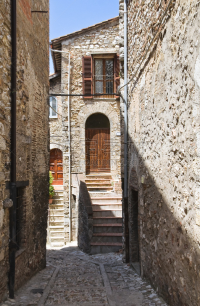 Alleyway. Narni. Umbria. Italy.