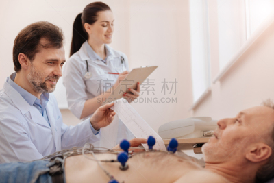 医药职业,心律失常,林根阿尔卑斯,心脏病专家,电极,脉搏图,社会保险,婴儿潮,急救员,全科医师