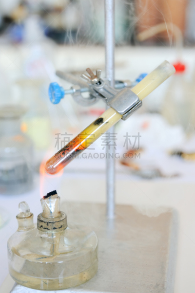 化学制品,氧化锌,本生灯,学校科学项目,化学课,化学反应,垂直画幅,试管,玻璃,科学实验