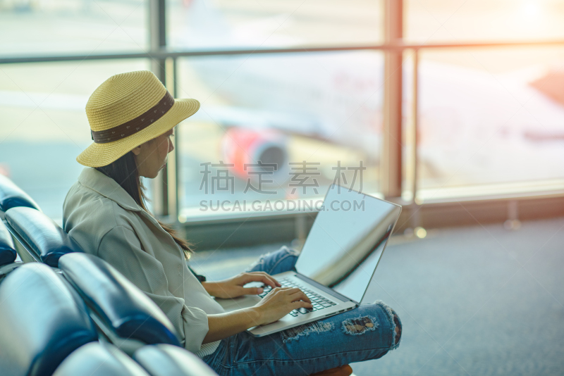 进出港显示牌,在活动中,商务,行李,泰国,建筑物门,女人,飞机,大门