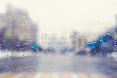 汽车,透过窗户往外看,十字路口,运动模糊,挡风玻璃,雨滴,人行横道,湿,沥青,交通