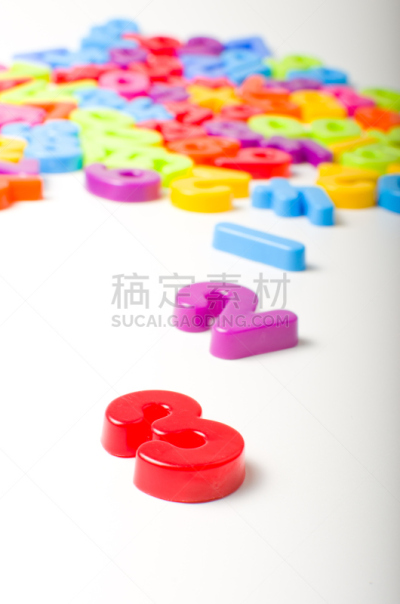 数字,多色的,垂直画幅,无人,正上方视角,白色背景,在边上,文字,塑胶,背景分离