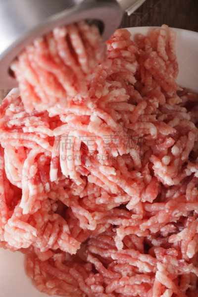 垂直画幅,大特写,肉末,绞肉机,排骨,家庭生活,金属,白色,不锈钢,清新