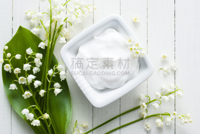 润肤露,铃兰,留白,水平画幅,无人,spa美容,抗痘护理露,乡村风格,化妆用品,明亮