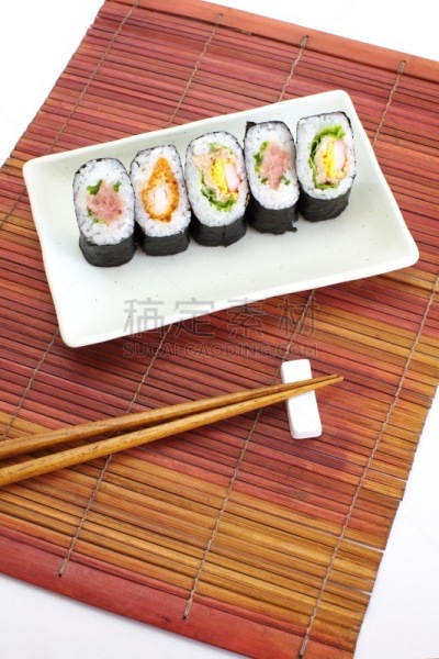 日本食品,寿司,荞麦面,垂直画幅,生食,膳食,鱼子,海产,生鱼片,晚餐
