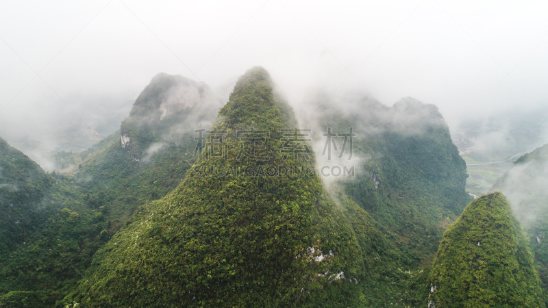 山,云景,航拍视角,阳朔县,桂林山水,兴平,阳朔,桂林,喀斯特,卷起