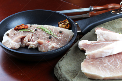 牛排,煎锅,灵魂媒介,鹿肉,肉眼牛排,石膏,腰肉,肋骨,嫩里脊排,格子烤肉