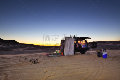 沙漠,northern sahara,利比亚沙漠,撒哈拉沙漠,四驱车,防风设备,轮胎印,越野吉普,多功能车,气候