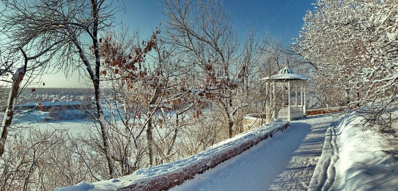 雪,凉棚,小路,天空,公园,气候,水平画幅,山,无人,在边上