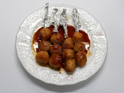 团子,肉,日式烧鸡,涂油烤肉,烤串,串肉签,水平画幅,膳食,蘸料,开胃酱