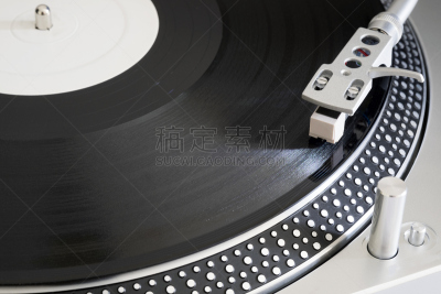 进行中,唱片,留声机的拾音臂,职业赛马骑师,水平画幅,铁轨轨道,标签,塑胶,白人,特写