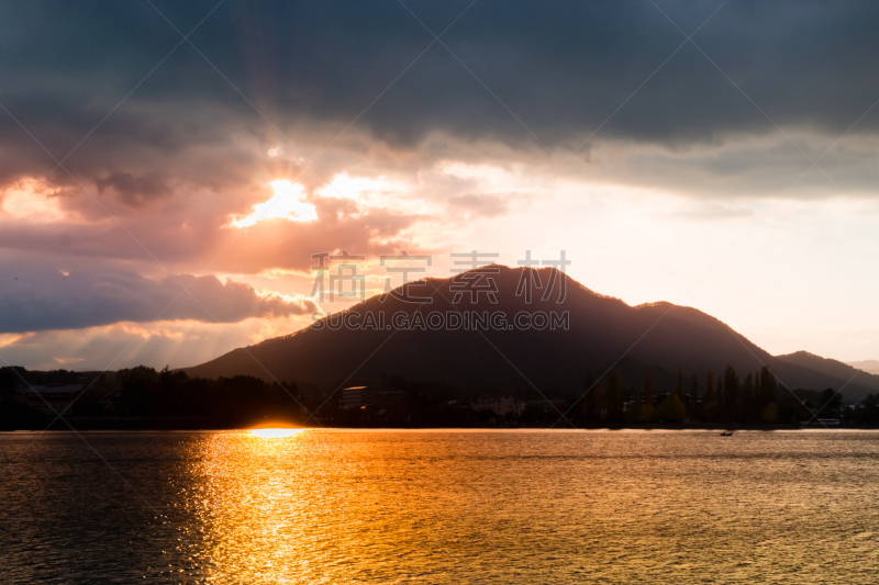 日本,风景,河口湖,云,公园,著名景点,湖,车站,户外,天空