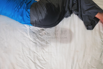 夜晚,成年的,毯子,白色,床垫,尿失禁,尿液,失眠症,泌尿系统,卫生间