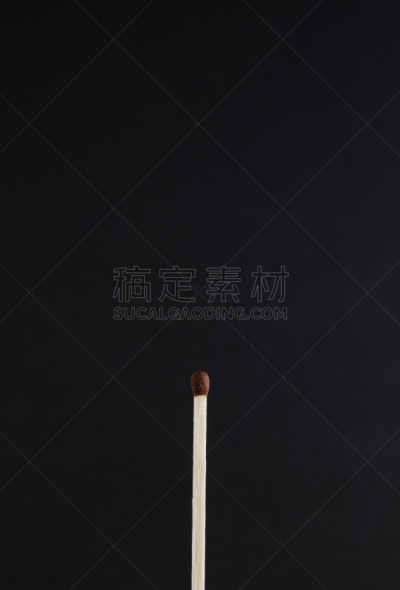 火柴,黑色背景,垂直画幅,木制,人,易燃品,特写,哈萨克斯坦,黑色,硫磺