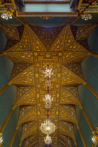 泰国,曼谷,走廊,城堡,普拉考乌敦陶佛寺,小乘佛教,金叶,垂直画幅,留白,高视角