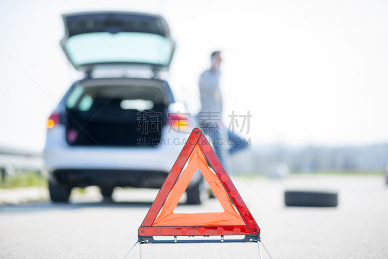 问题,汽车,三角警示架,红色,陆用车,道路危险标志,拖拽,职业安全与健康,紧急出口标志,警告标志