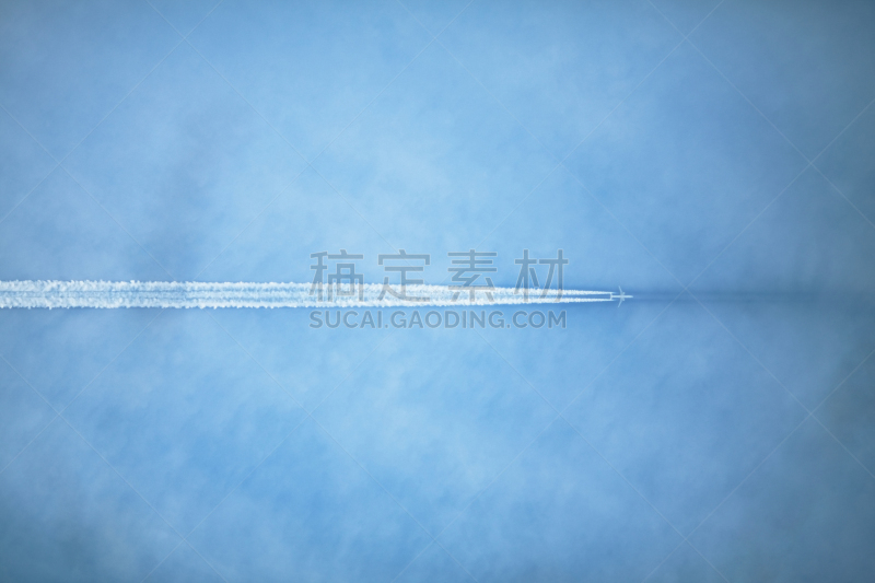 天空,脉搏图,军用机,叶子,温室气体,二氧化碳,（飞机的）水汽尾迹,航空器拍摄视角,浓烟,飞行员