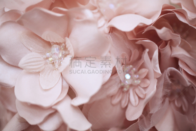纺织品,仅一朵花,自然美,粉色背景,有褶衫,个人随身用品,水平画幅,无人,魅力,闪亮的