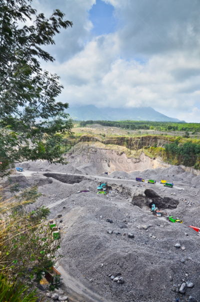墨拉皮火山,岛,火山,爪哇,火山碎屑流,日惹特区,垂直画幅,无人,户外,图像