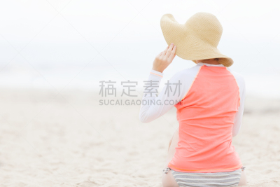 海滩,女人,水,休闲活动,沙子,盾,夏天,仅成年人,青年人,白色