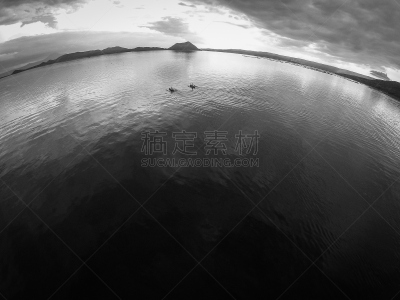 航拍视角,塔尔湖,八打雁省,吕宋岛,划独木舟,水,天空,桨,水平画幅,半空中