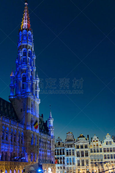 市政厅,布鲁塞尔大广场,垂直画幅,旅游目的地,当地著名景点,古城,广场,人,黄昏,城市生活
