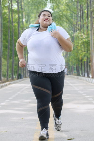 慢跑,大块头,在活动中,女性,沥青,短跑,运动,垂直画幅,肖像,健康