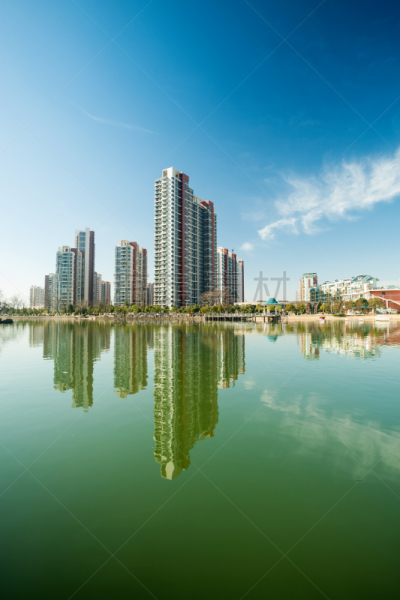 公园,湖,城市,垂直画幅,水,天空,无人,户外,用篙撑船,都市风景